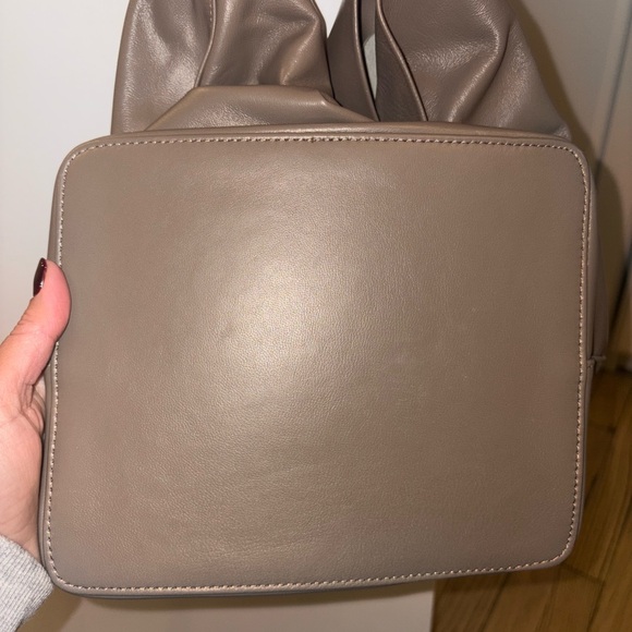 Modern Weaving Single Strap Earth Leather Tote Bag - Picture 12 of 14